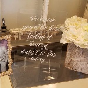 Memorial acrylic sign for wedding decor.🕊️
